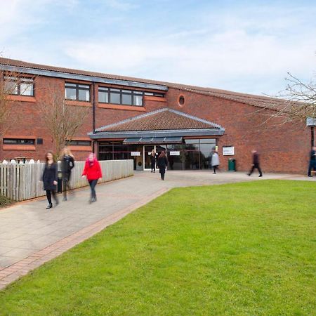Hotel Yarnfield Park Training And Conference Centre Stone  Esterno foto