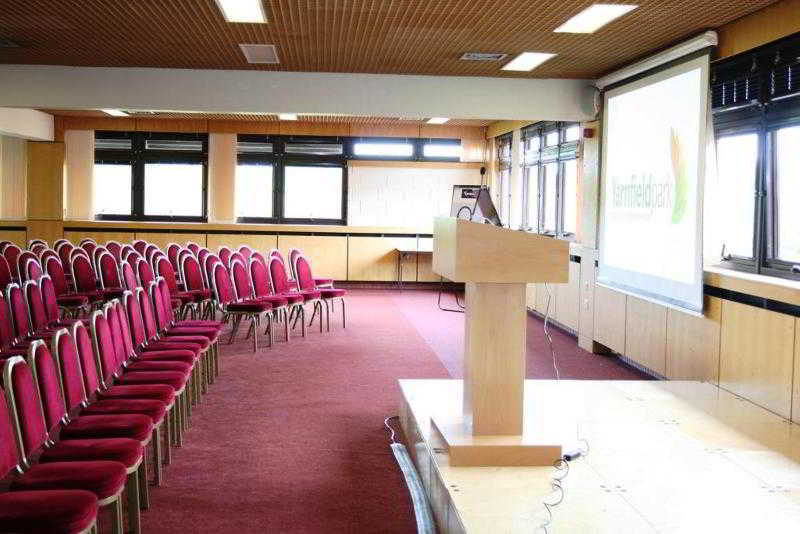 Hotel Yarnfield Park Training And Conference Centre Stone  Esterno foto